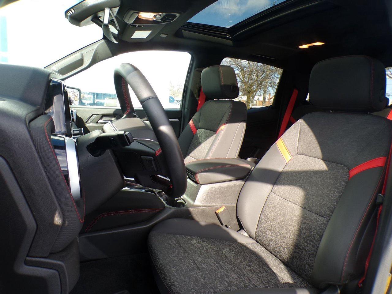 2024 Chevrolet Colorado Crew Cab Short Box 4-Wheel Drive Z71 Photo