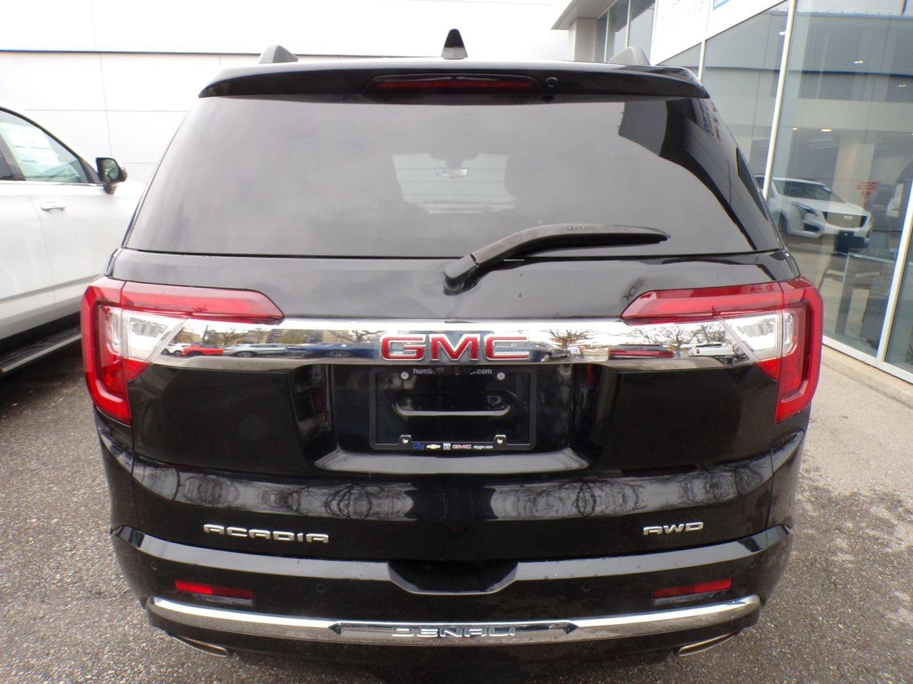 2022 GMC Acadia AWD DENALI Photo4