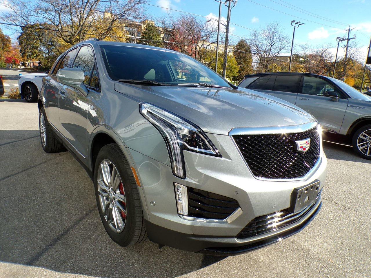 2025 Cadillac XT5 Sport Photo2