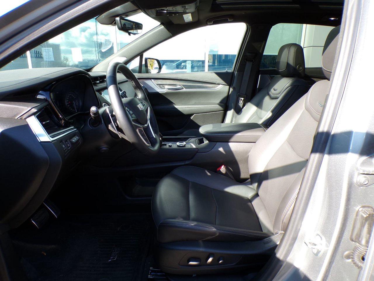 2025 Cadillac XT5 Sport Photo