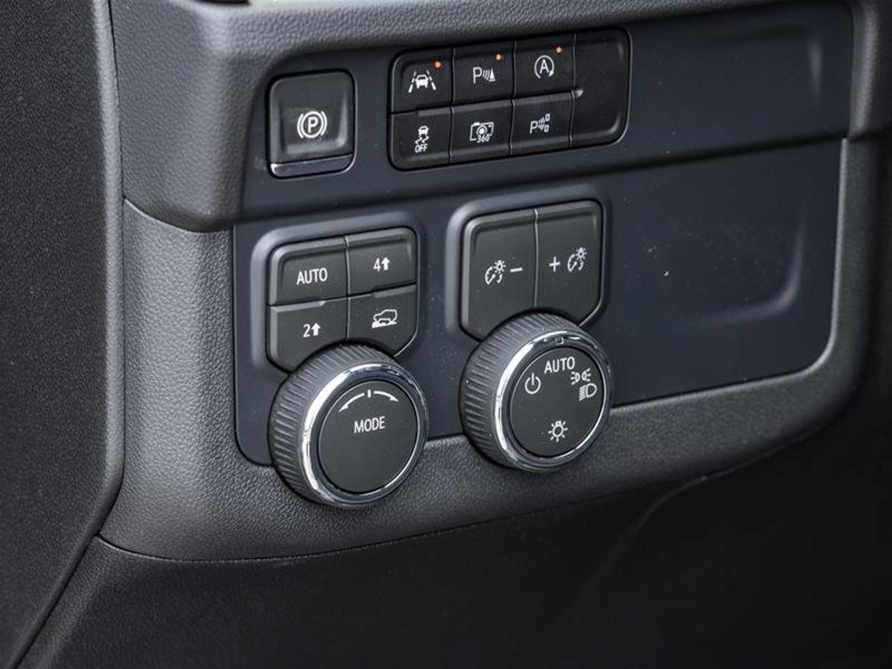 2026 Chevrolet Suburban LS Photo