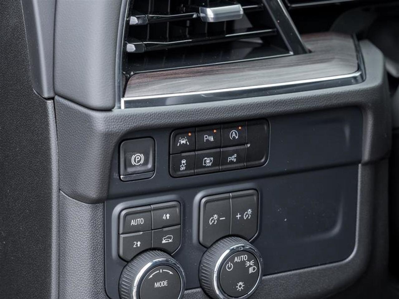 2026 Chevrolet Suburban LS Photo