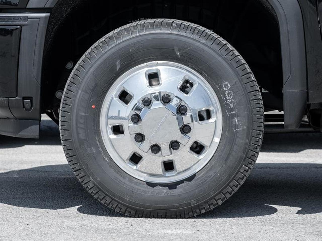 2026 GMC Sierra 3500HD 4WD Crew Cab Long Box Denali Photo