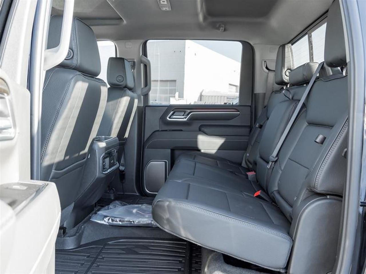 2026 GMC Sierra 2500 HD DENALI Photo