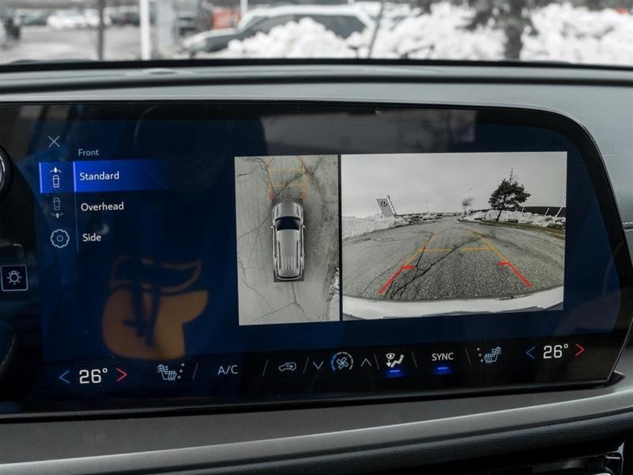 2026 Chevrolet Traverse LT Photo2