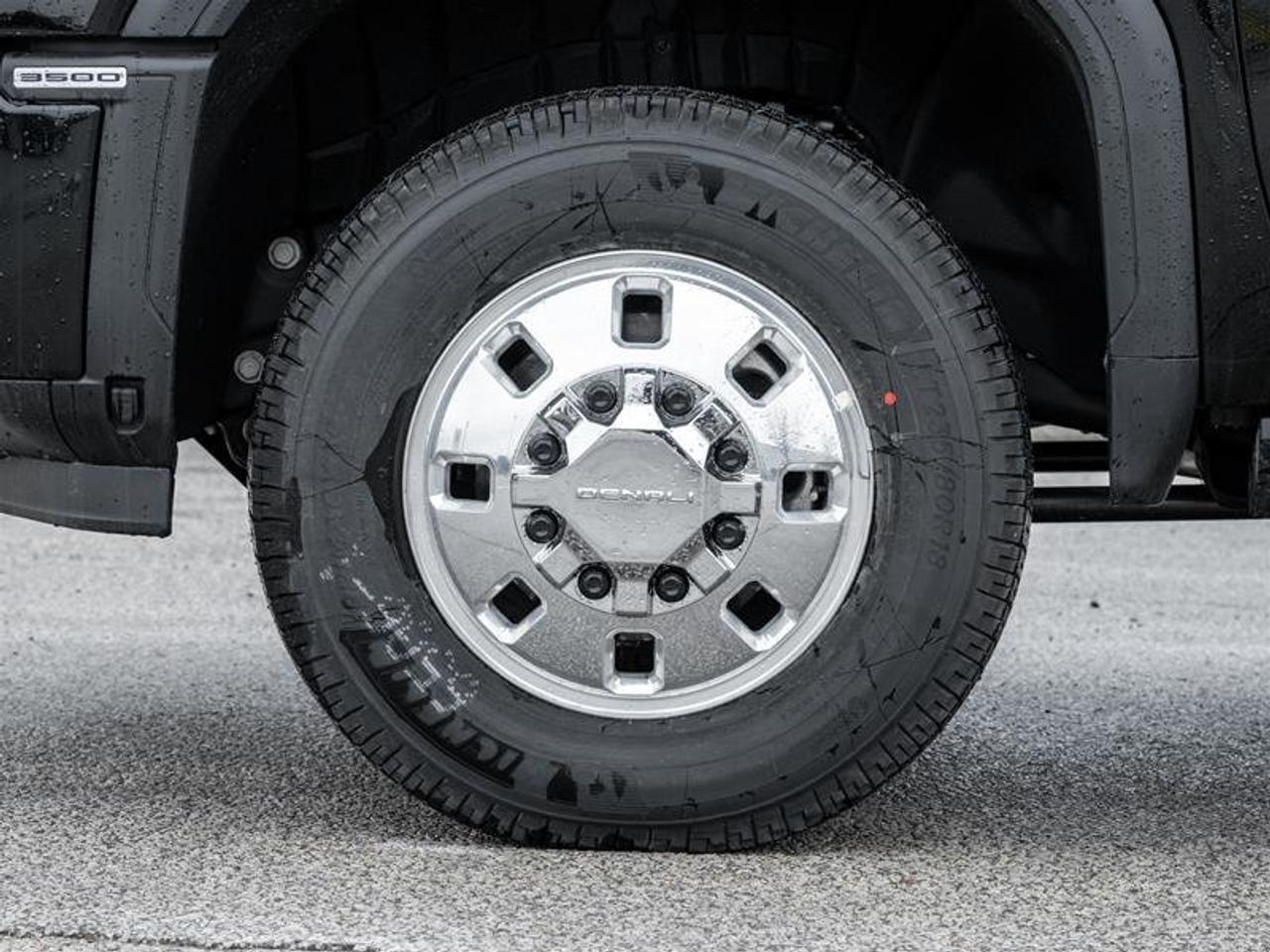 2026 GMC Sierra 3500 HD DENALI DRW Photo