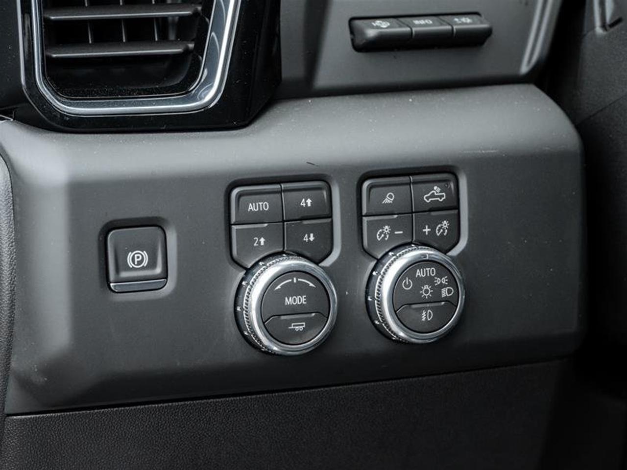 2026 GMC Sierra 3500 HD DENALI DRW Photo
