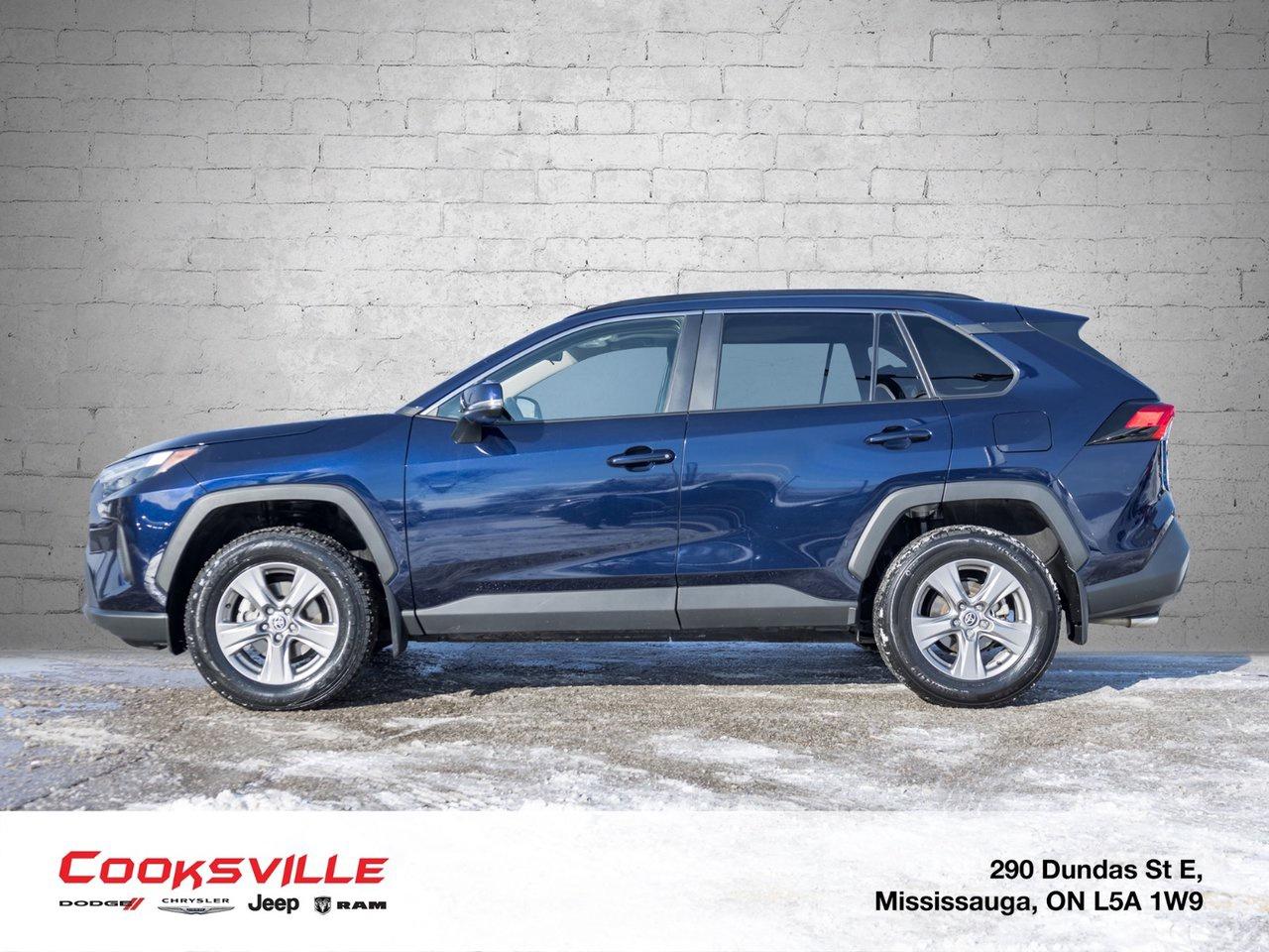 2023 Toyota RAV4 XLE AWD Photo2