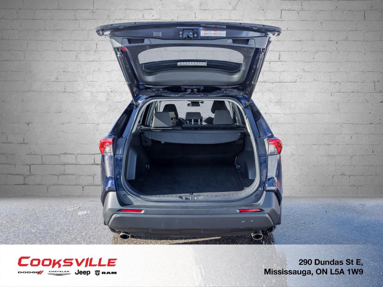 2023 Toyota RAV4 XLE AWD Photo