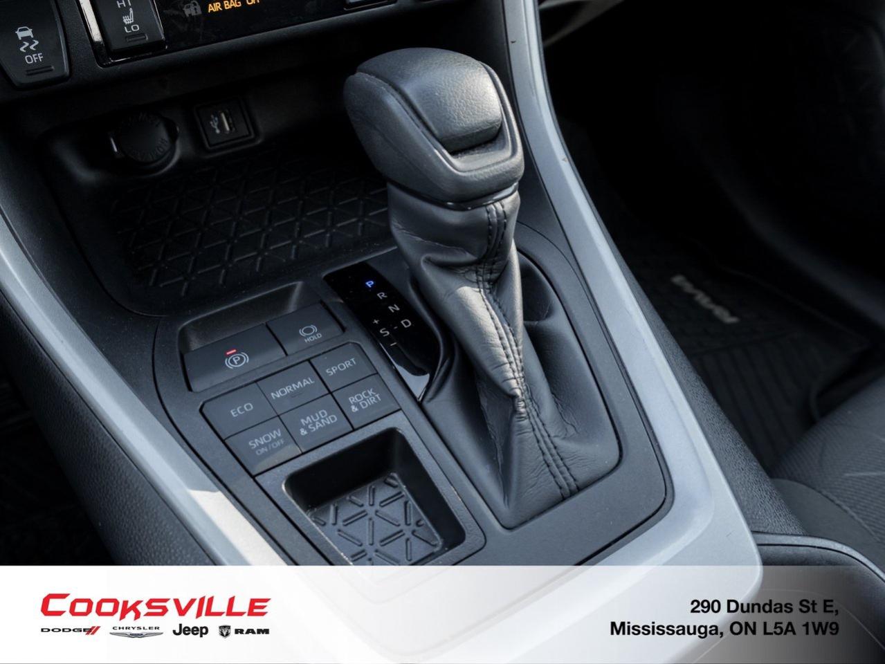 2023 Toyota RAV4 XLE AWD Photo