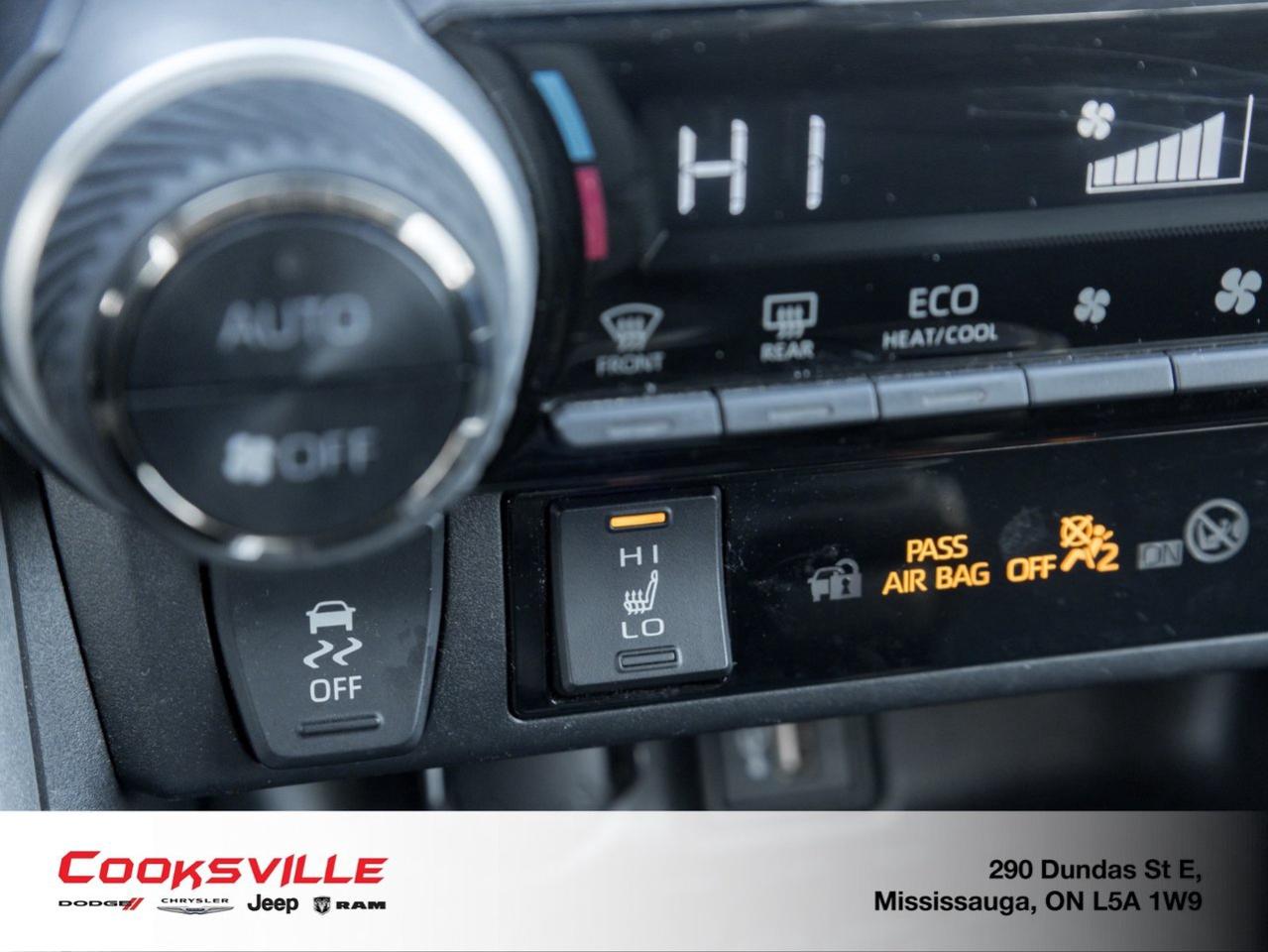 2023 Toyota RAV4 XLE AWD Photo