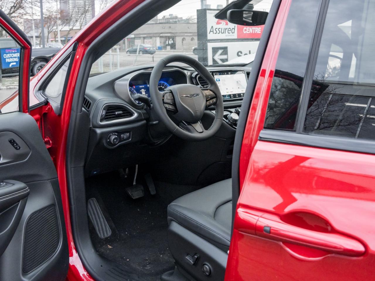 2026 Chrysler Pacifica Select AWD Photo