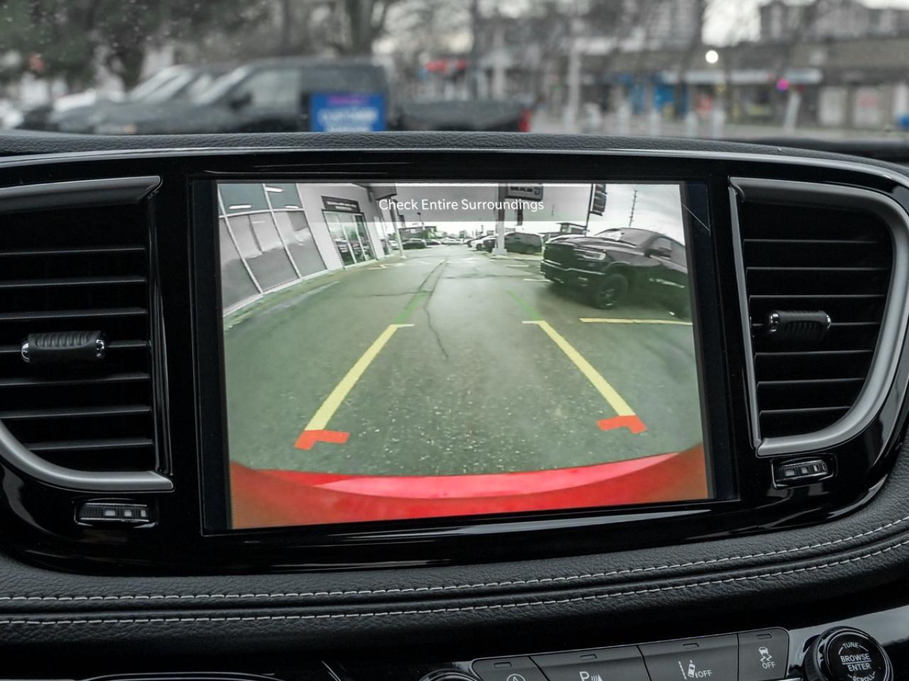 2026 Chrysler Pacifica Select AWD Photo