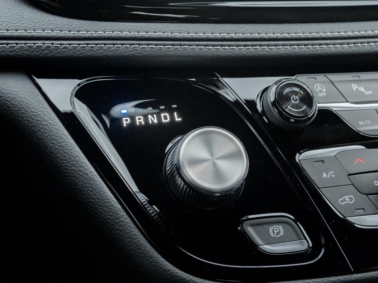 2026 Chrysler Pacifica Select AWD Photo