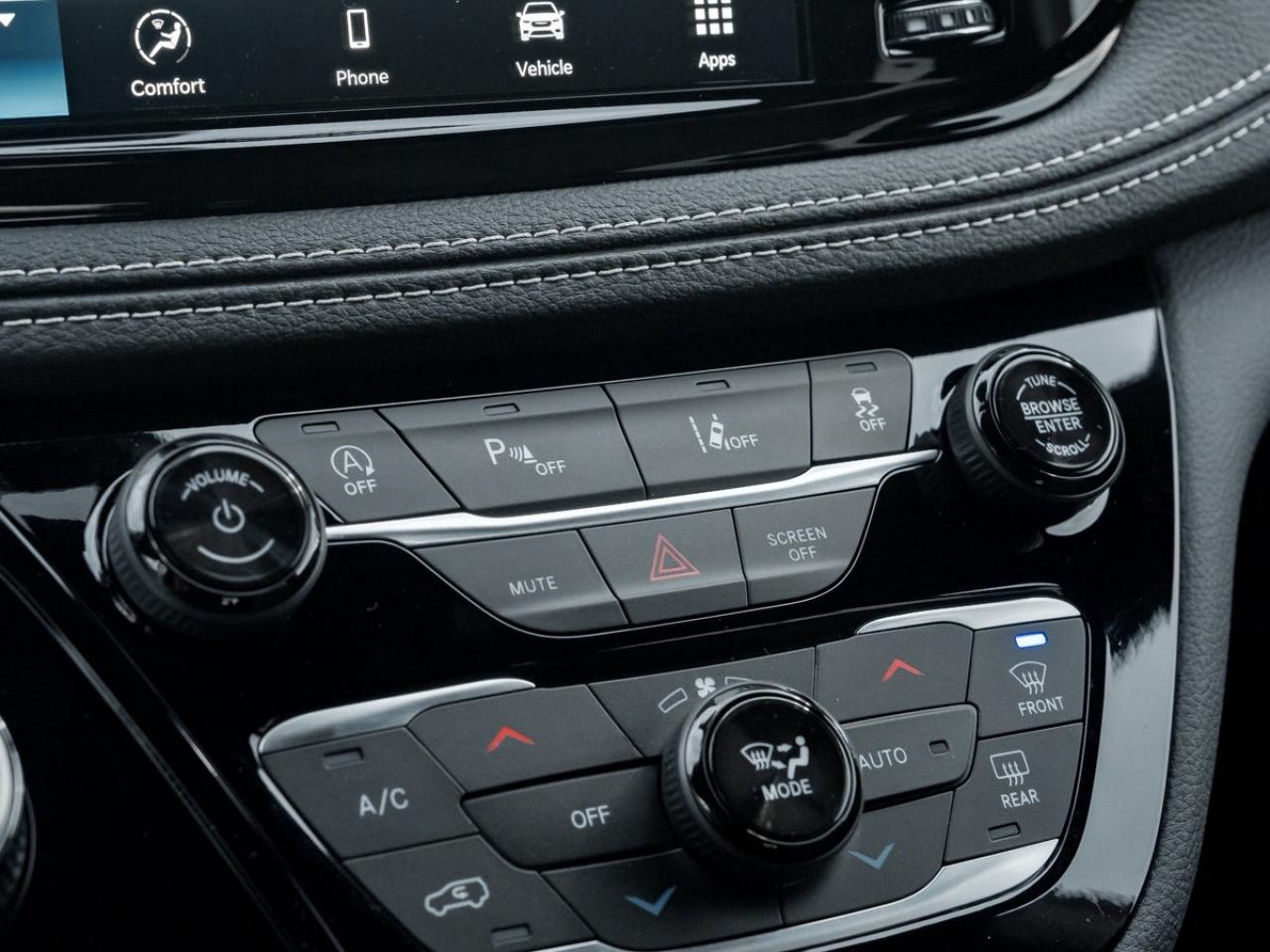 2026 Chrysler Pacifica Select AWD Photo