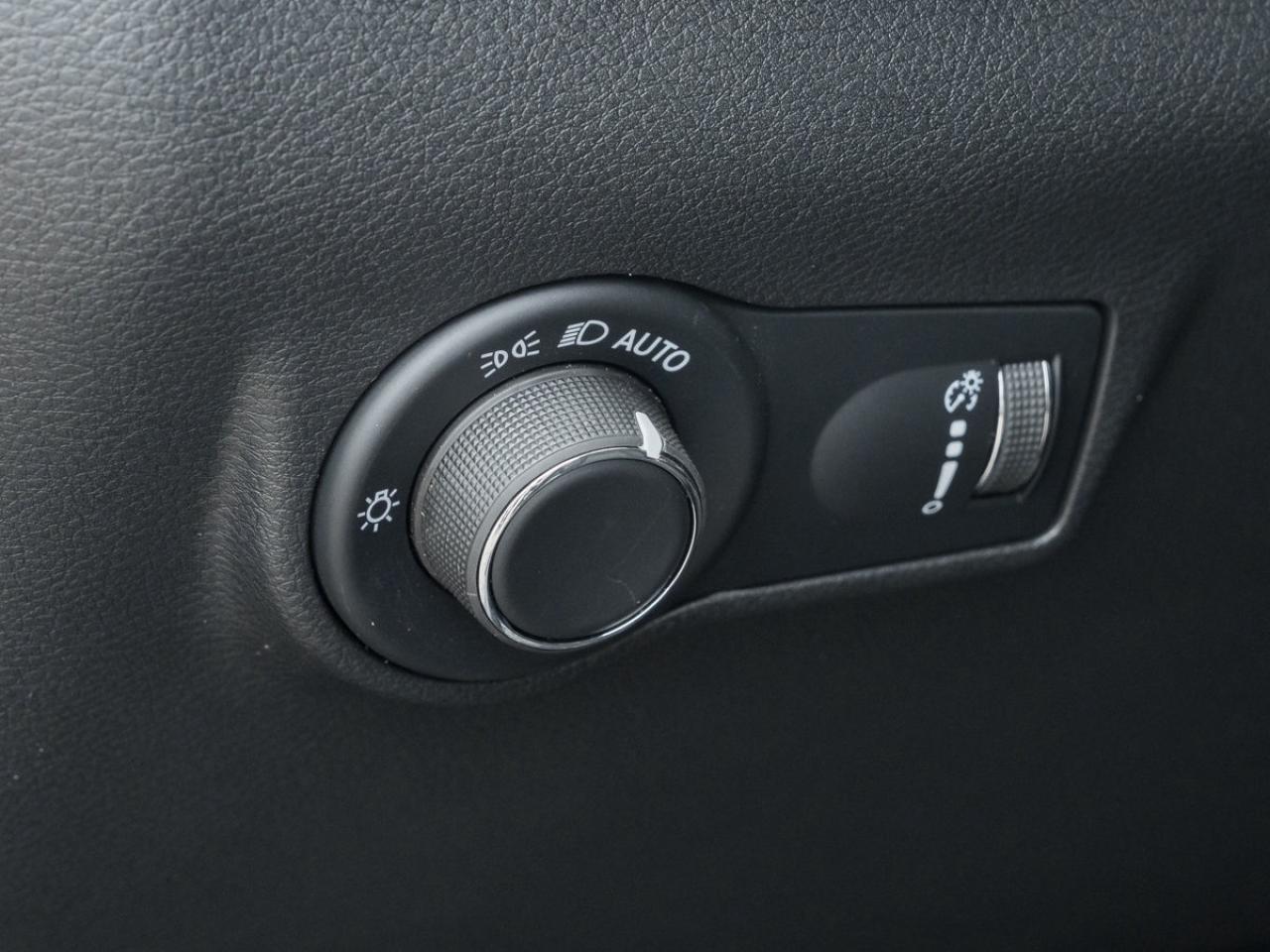 2025 Jeep Compass Sport Photo