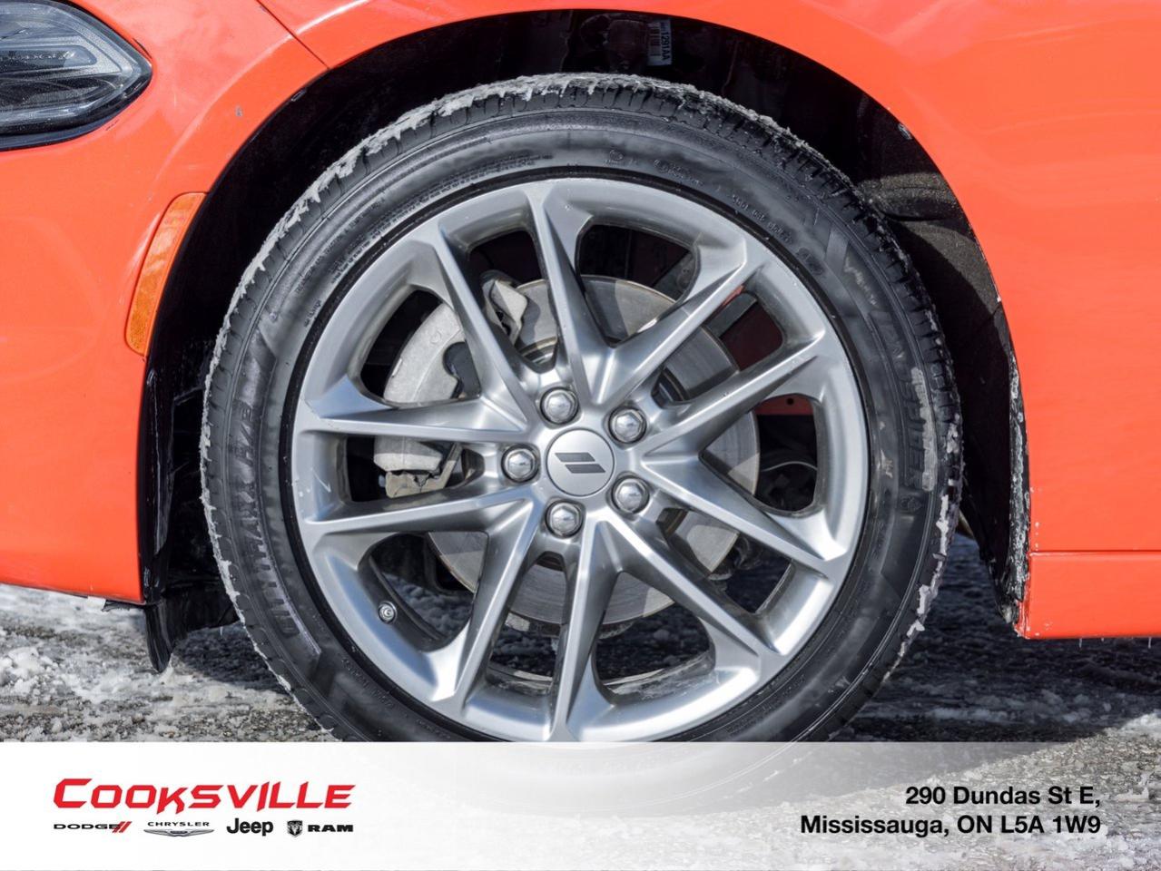 2023 Dodge Charger SXT AWD Photo3