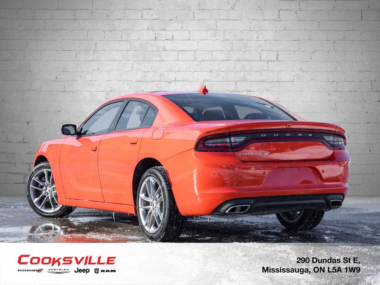 2023 Dodge Charger SXT AWD Photo4