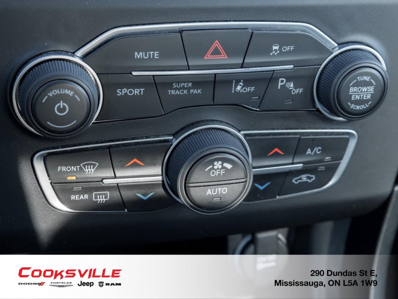 2023 Dodge Charger SXT AWD Photo