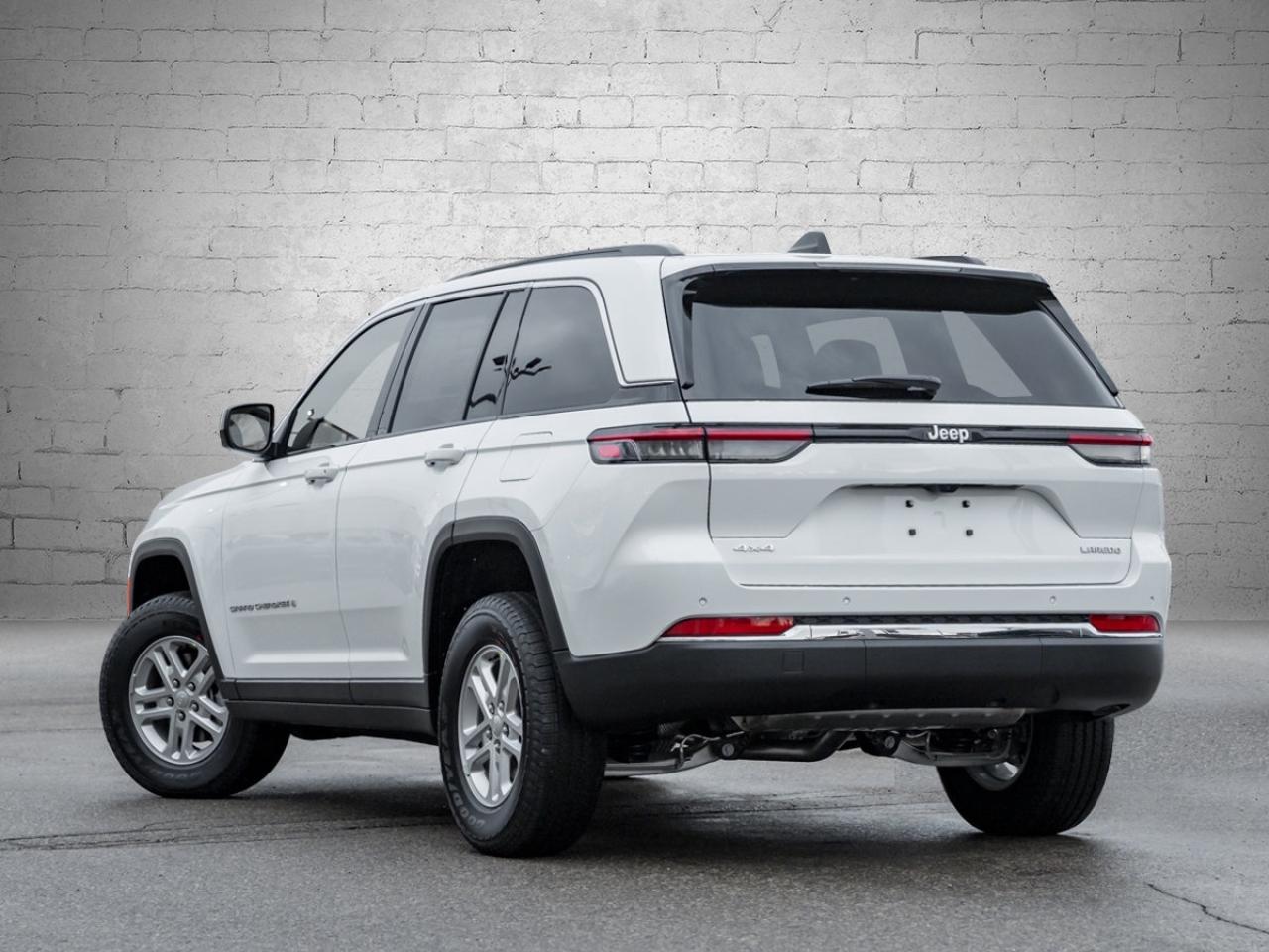 2025 Jeep Grand Cherokee Laredo Photo
