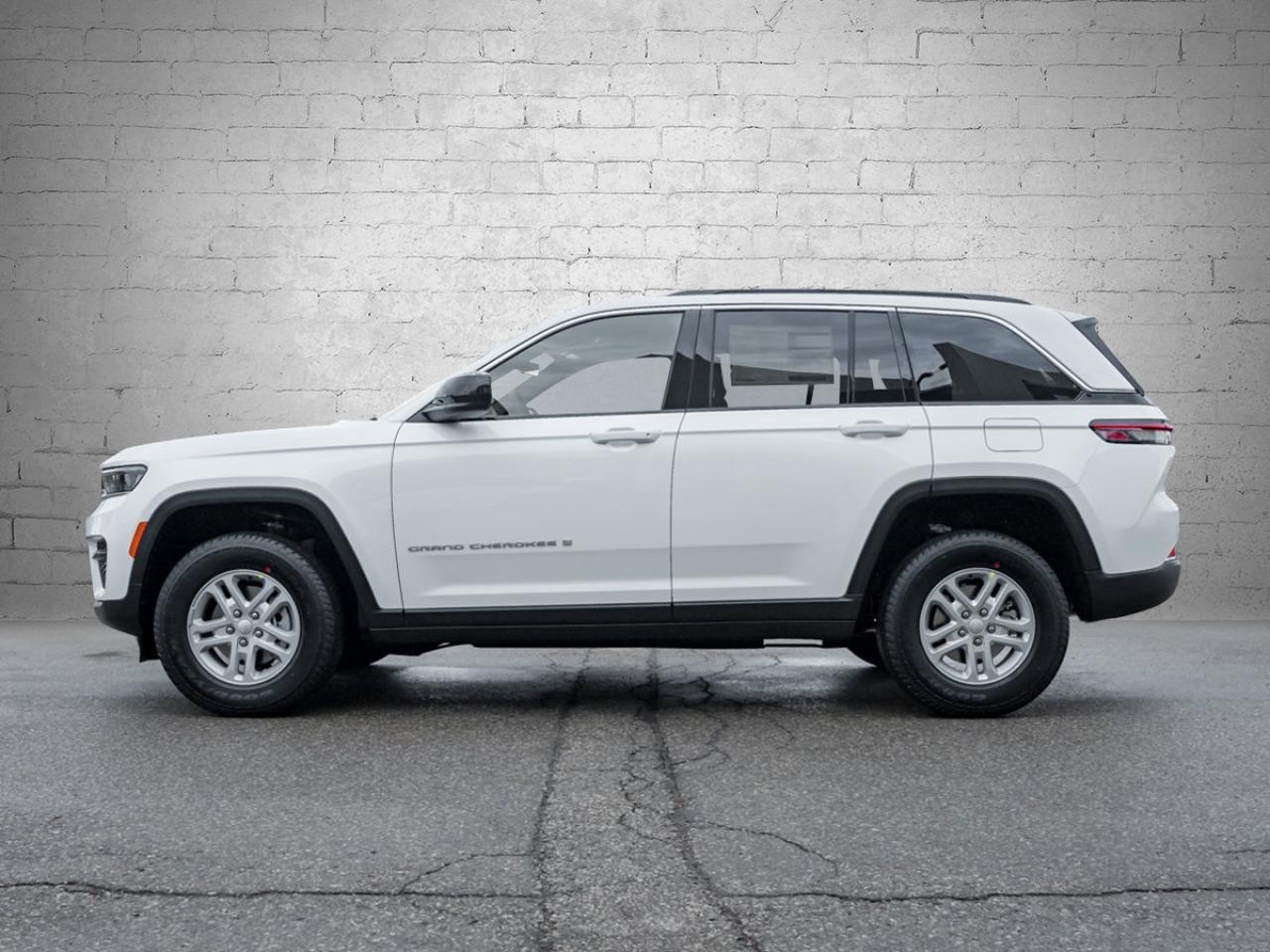 2025 Jeep Grand Cherokee Laredo Photo2