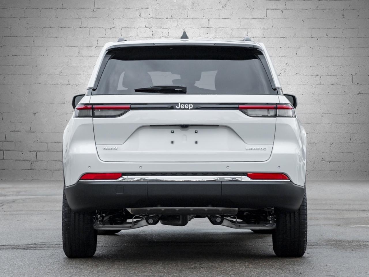 2025 Jeep Grand Cherokee Laredo Photo