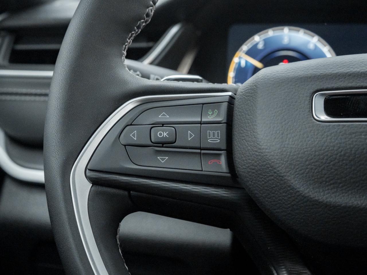 2025 Jeep Grand Cherokee Laredo Photo