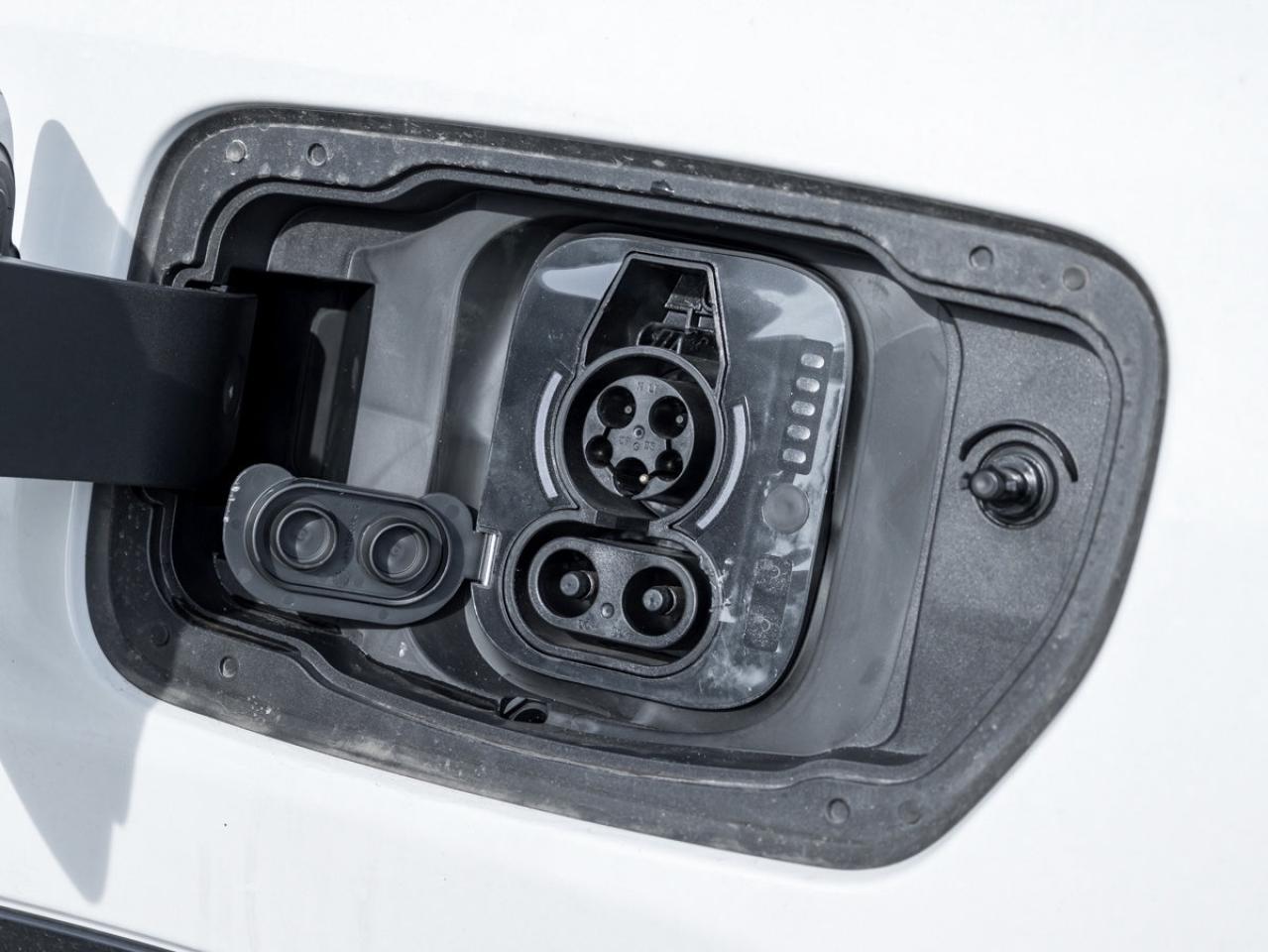 2025 Jeep Wagoneer S PREMIUM Photo4