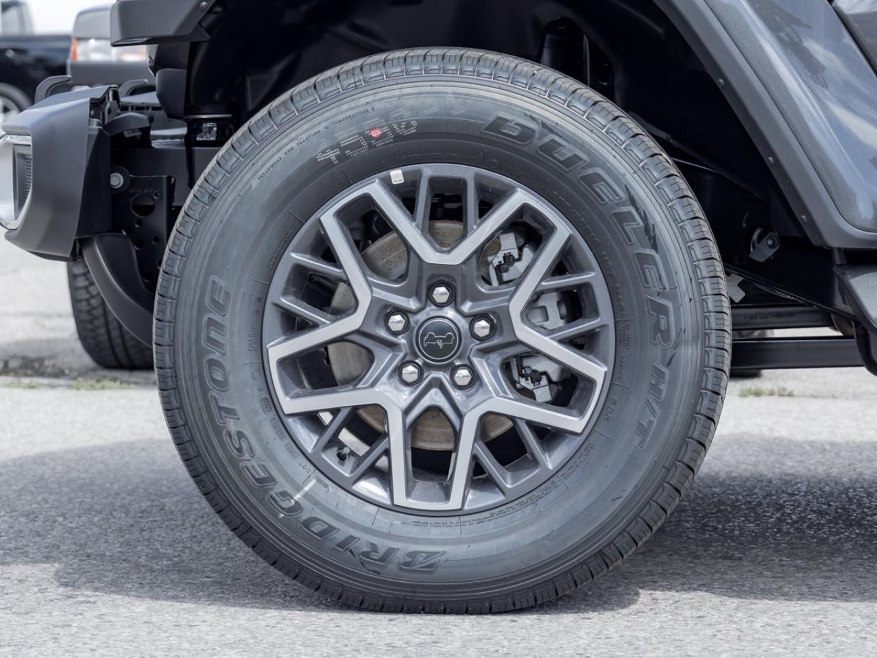 2025 Jeep Wrangler 4-Door SAHARA Photo3