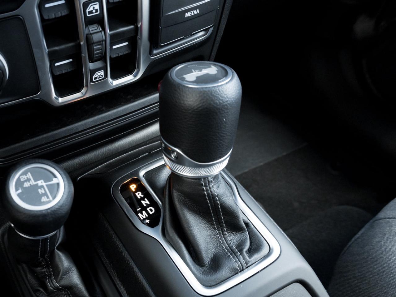 2025 Jeep Wrangler 4-Door SAHARA Photo