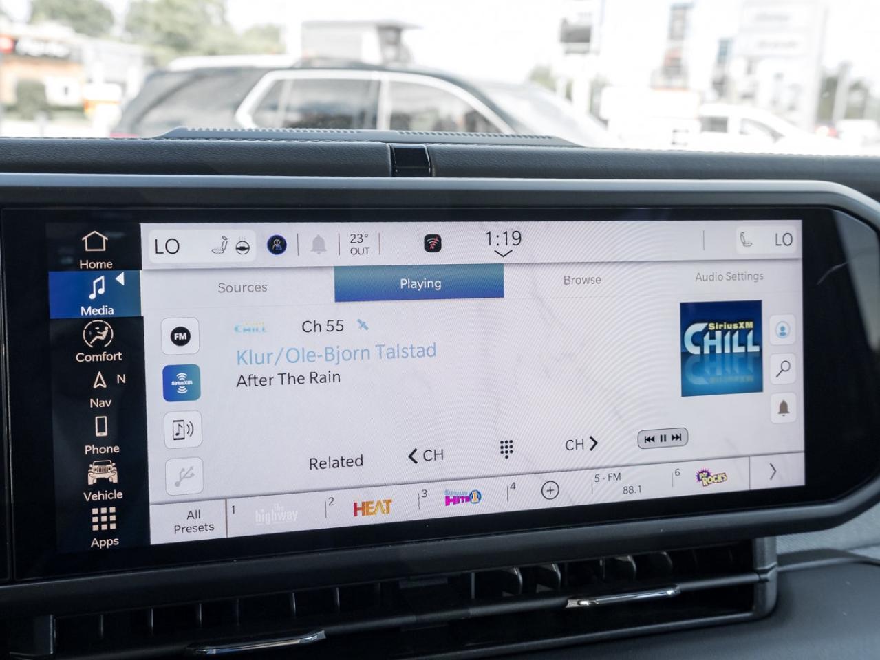 2025 Jeep Wrangler 4-Door SAHARA Photo