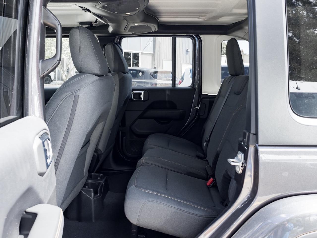 2025 Jeep Wrangler 4-Door SAHARA Photo