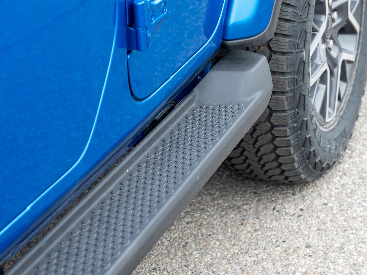 2026 Jeep Wrangler 4-Door SAHARA Photo4