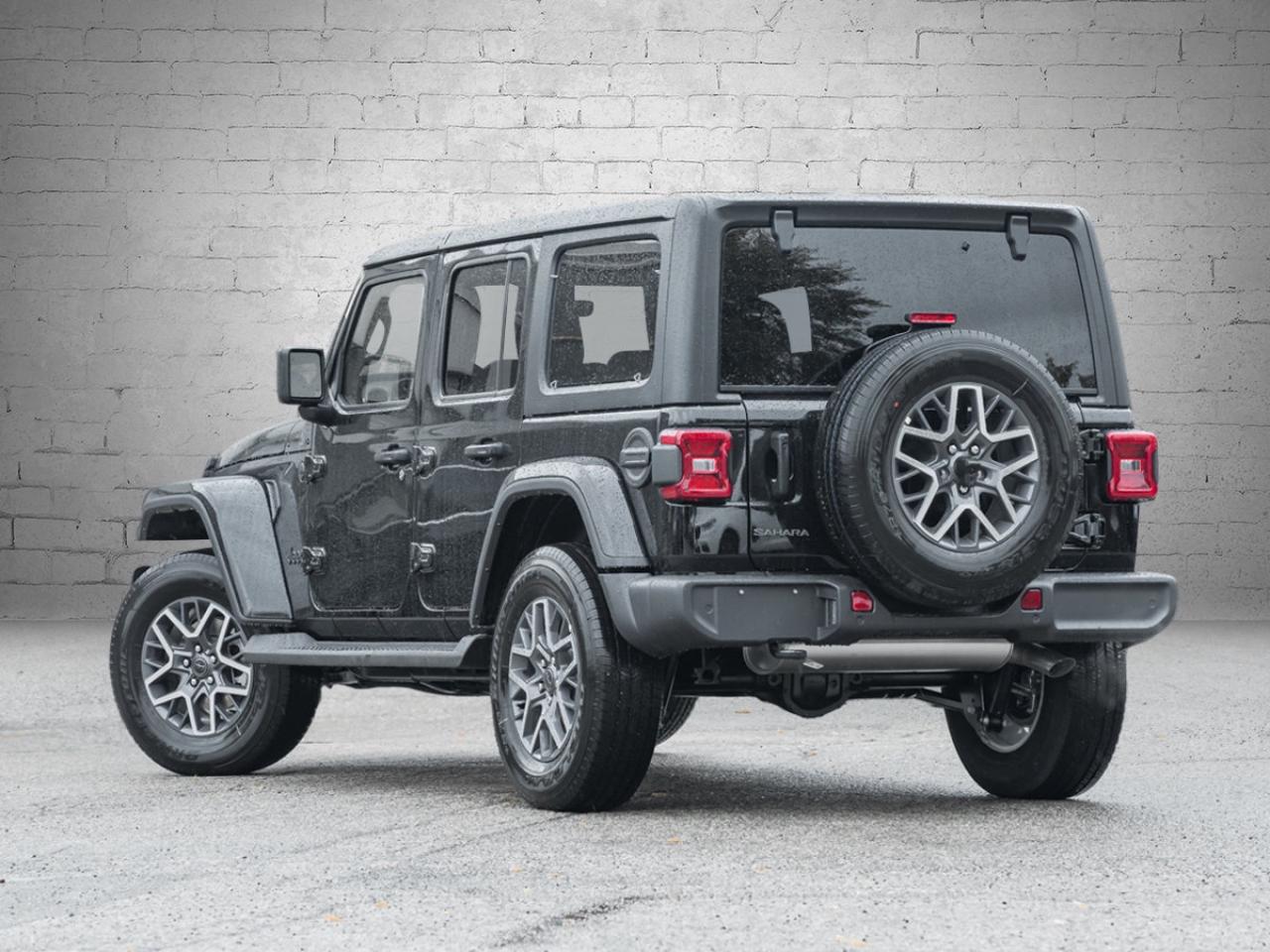 2025 Jeep Wrangler 4-Door SAHARA Photo4