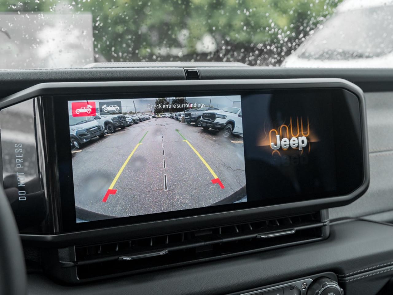 2025 Jeep Wrangler 4-Door SAHARA Photo