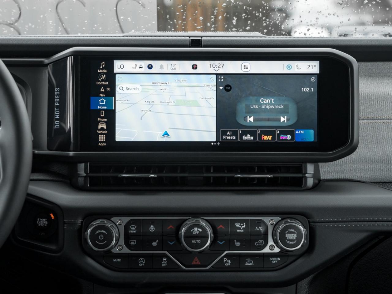 2025 Jeep Wrangler 4-Door SAHARA Photo