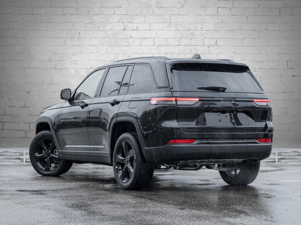 2025 Jeep Grand Cherokee Laredo Altitude Photo