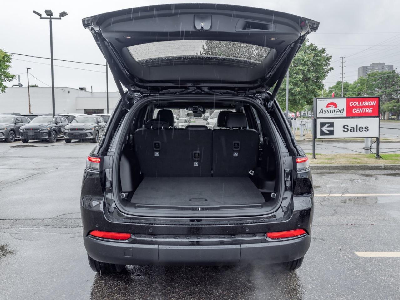 2025 Jeep Grand Cherokee Laredo Altitude Photo