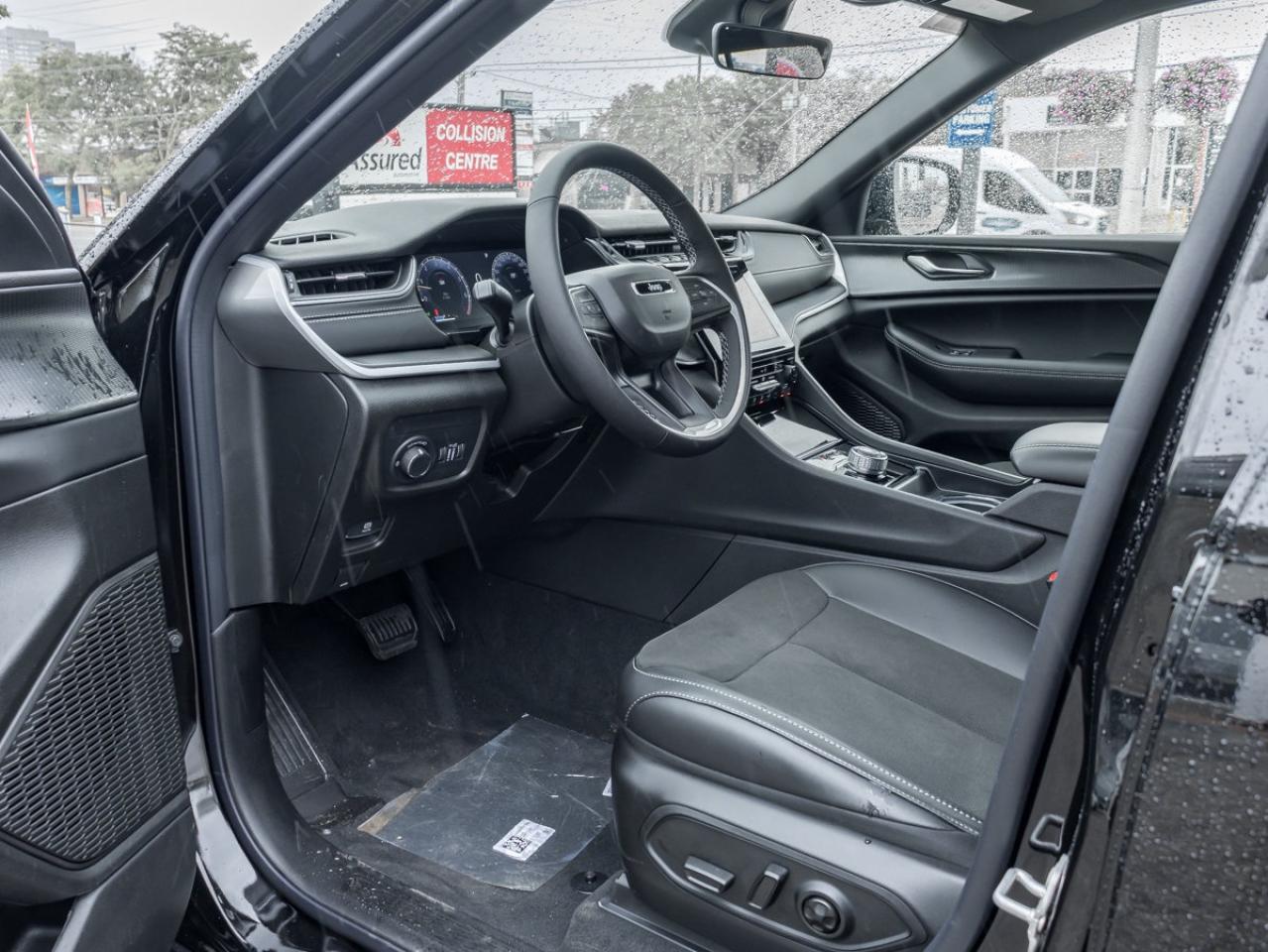 2025 Jeep Grand Cherokee Laredo Altitude Photo