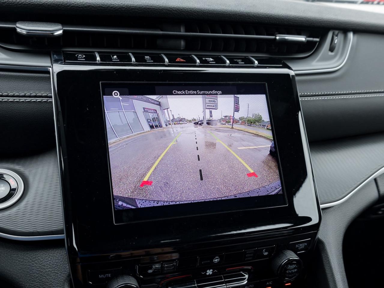 2025 Jeep Grand Cherokee Laredo Altitude Photo