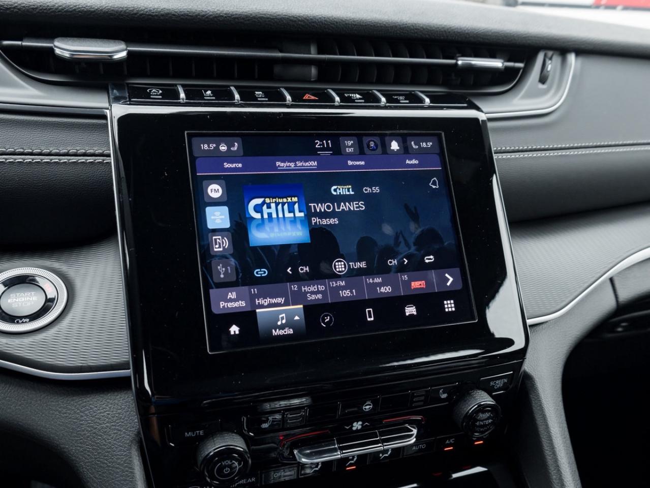 2025 Jeep Grand Cherokee Laredo Altitude Photo