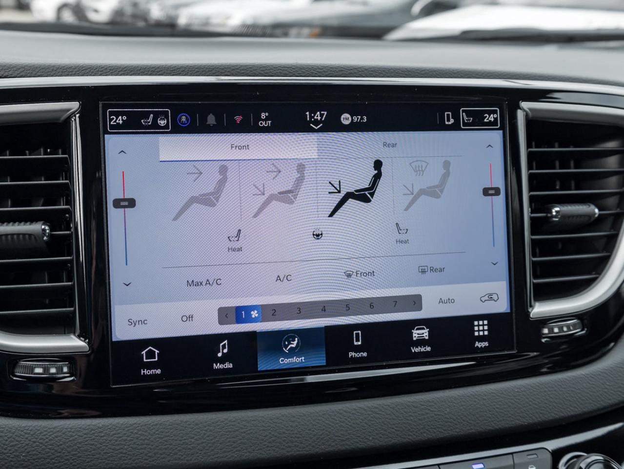 2026 Chrysler Grand Caravan SXT Photo