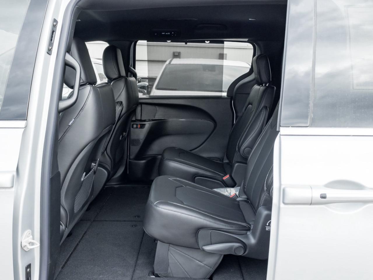 2026 Chrysler Grand Caravan SXT Photo