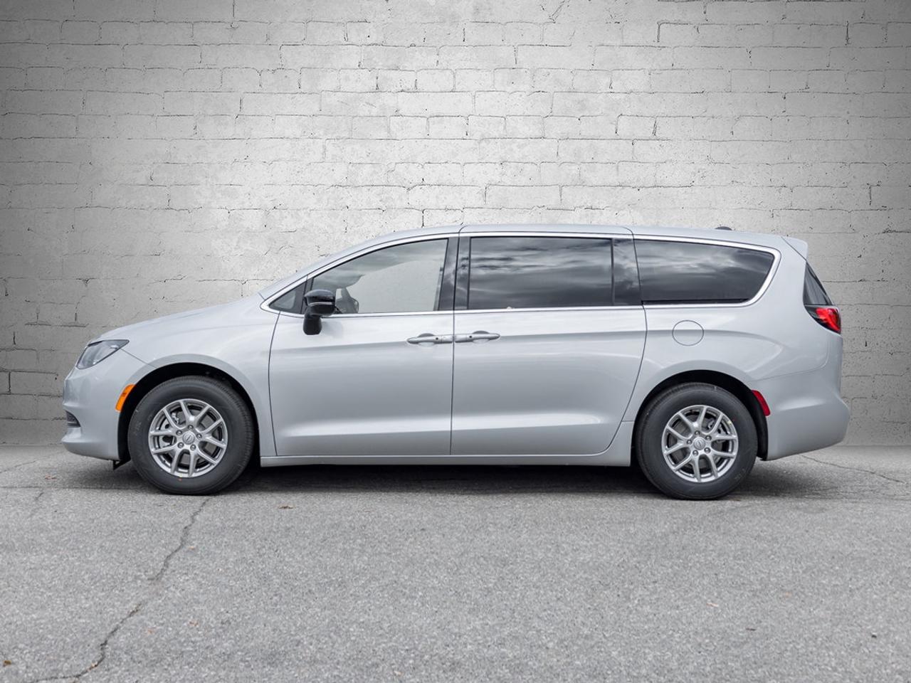 2026 Chrysler Grand Caravan SXT Photo