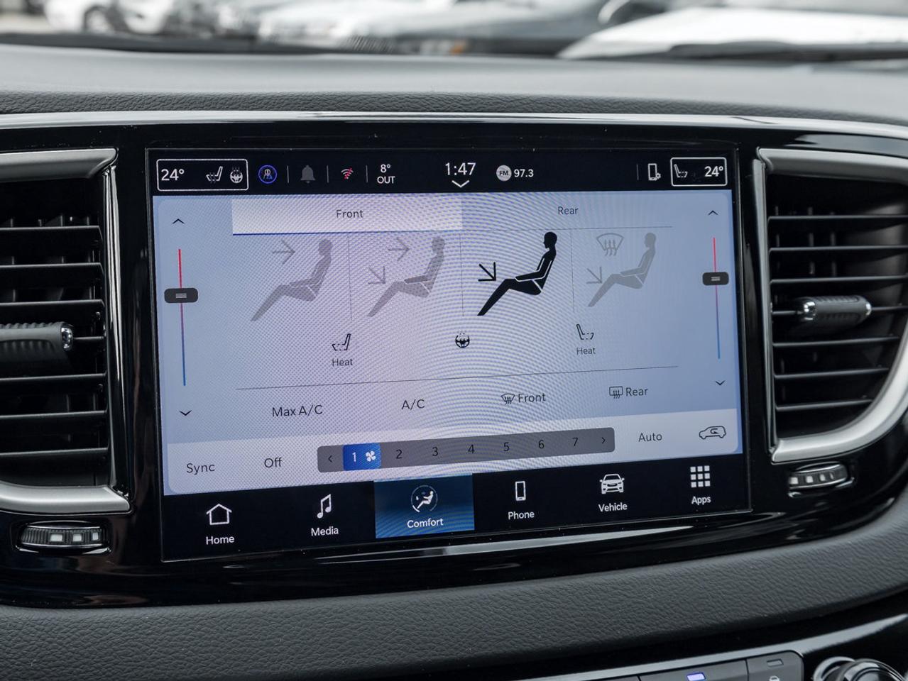 2026 Chrysler Grand Caravan SXT Photo