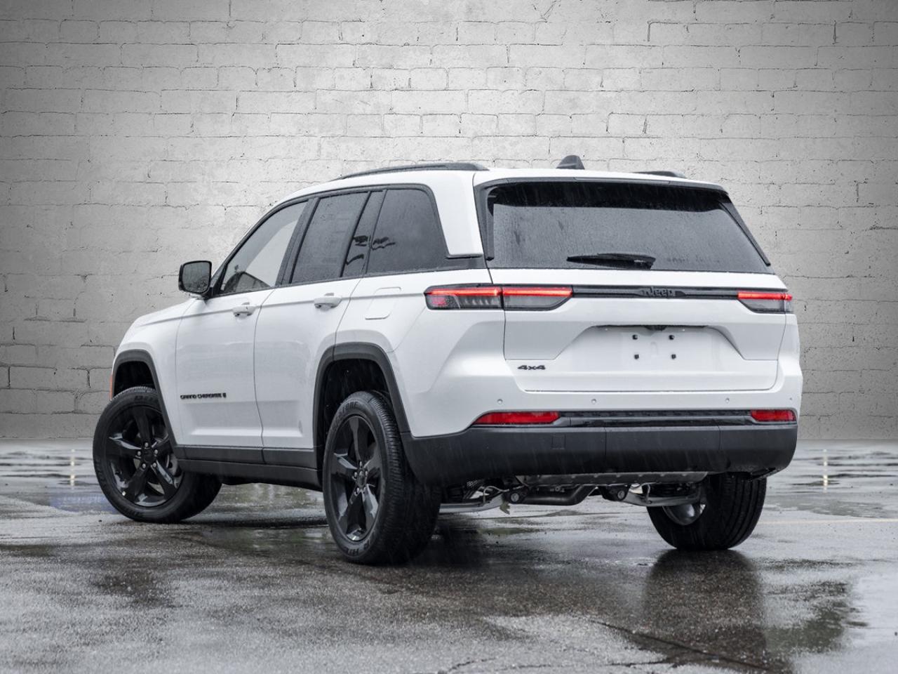 2025 Jeep Grand Cherokee Laredo Altitude Photo4