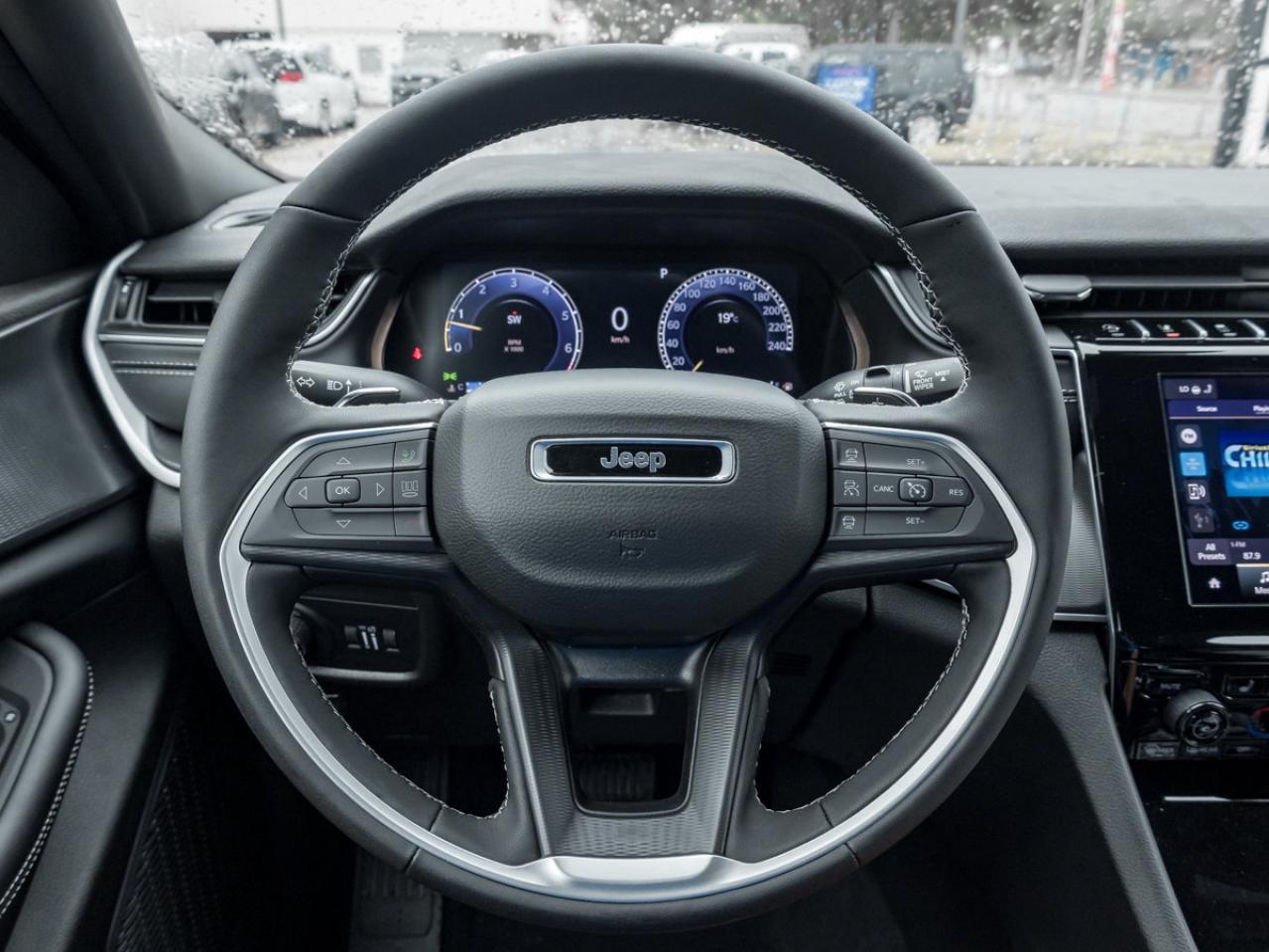 2025 Jeep Grand Cherokee Laredo Altitude Photo