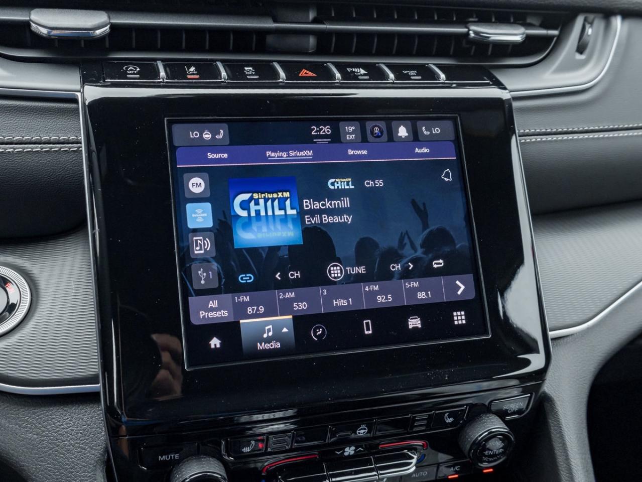 2025 Jeep Grand Cherokee Laredo Altitude Photo