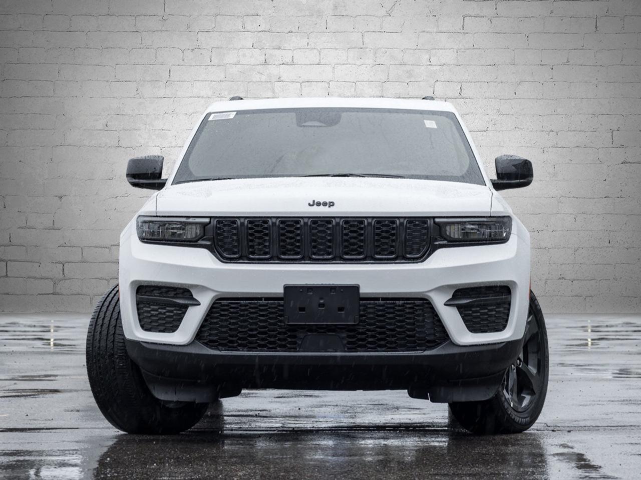 2025 Jeep Grand Cherokee Laredo Altitude Photo