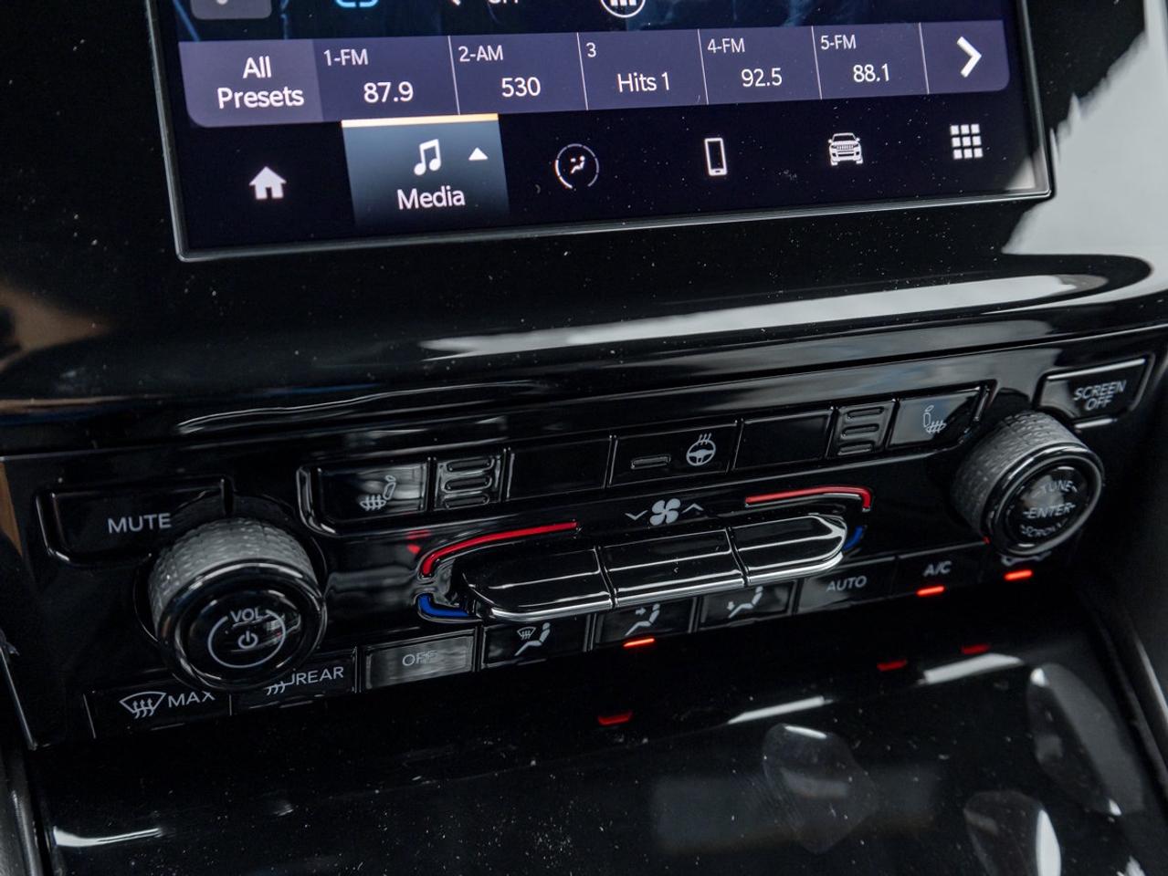 2025 Jeep Grand Cherokee Laredo Altitude Photo